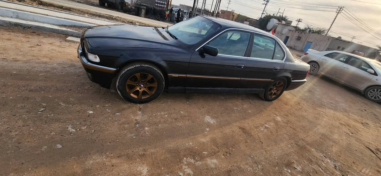 سيارة كاسحة ٧٢٨ أصل محرك وكير ابلادي ١٩٩٦
تبريد وتدفئة شرط 
كراسي كهرباء
بانوراما شغالة 
مصبوغة جمالية بدون حادث  
تحويل مباشر ثاني يوم 
السعر  ٦٨ وبيها مجال


**إذا كنت صاحب هذا الإعلان وتريد حذفه لأي سبب، رجاءا أرسل رسالة إلى الدعم الفني**