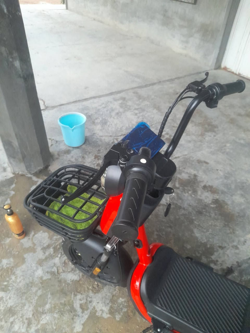 سلام عليكم
للبيع دراجة شحن حجم 14 
موديل 2025 
الدراجة ماشية 200k 
صارلي 3 اشهر من خذيتها 
الدراجة مابيهة اي نقص كلة شغال
السعر 350 وبيها مجال 
العنوان بغداد تقاطع النهروان 
ه‍ـ ***********
