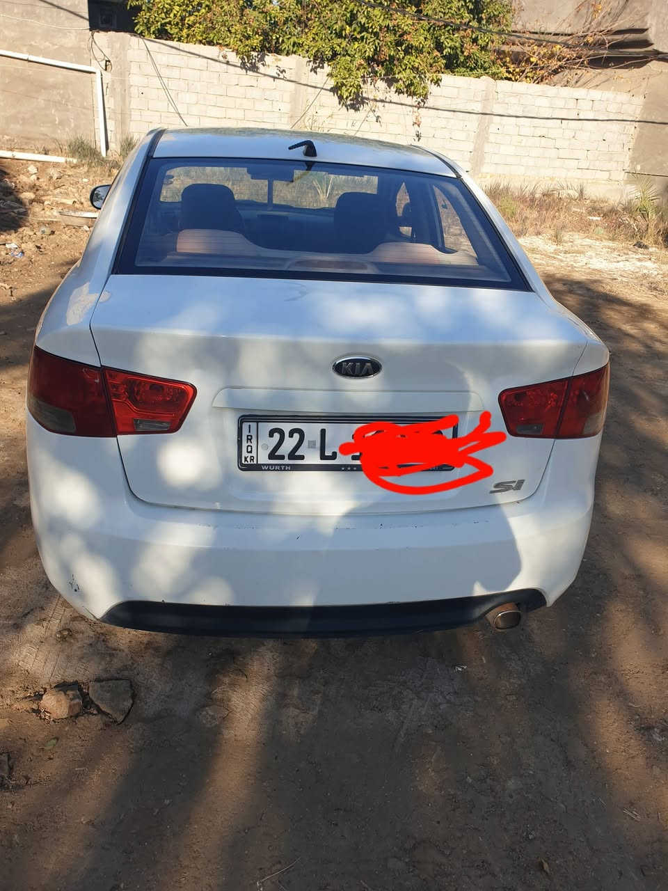 السلام عليكم سيراتو خليجي 11 رقم اربيل دولي تريد تحويل او وكاله سيارة مكينة جديدة بعدها صار شهر من شادها كير مكفول بيها قطعه باب خلفي عكس السائق  وشبرين بلبنيد سيارة احلى من الصور وتجي شوفة عينك   ***********  عنوان بابل قرب العلوية شريفة بنت الحسن
