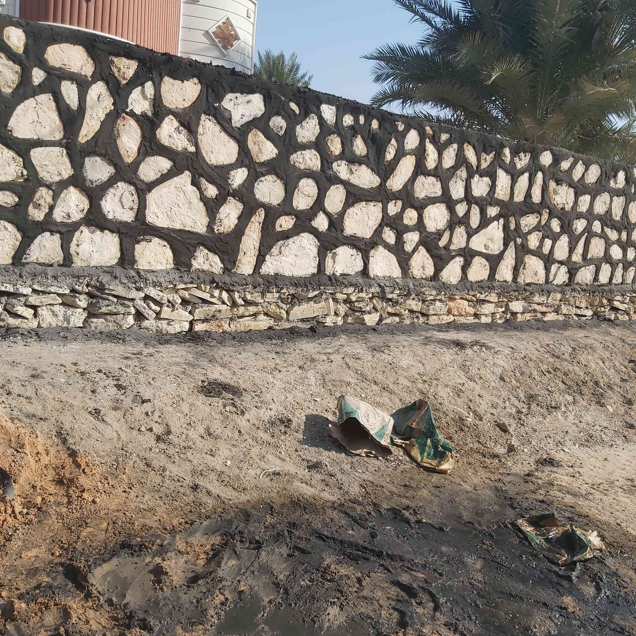 بناء حجر كرستة وعمل في كافت المحافظات ***********
