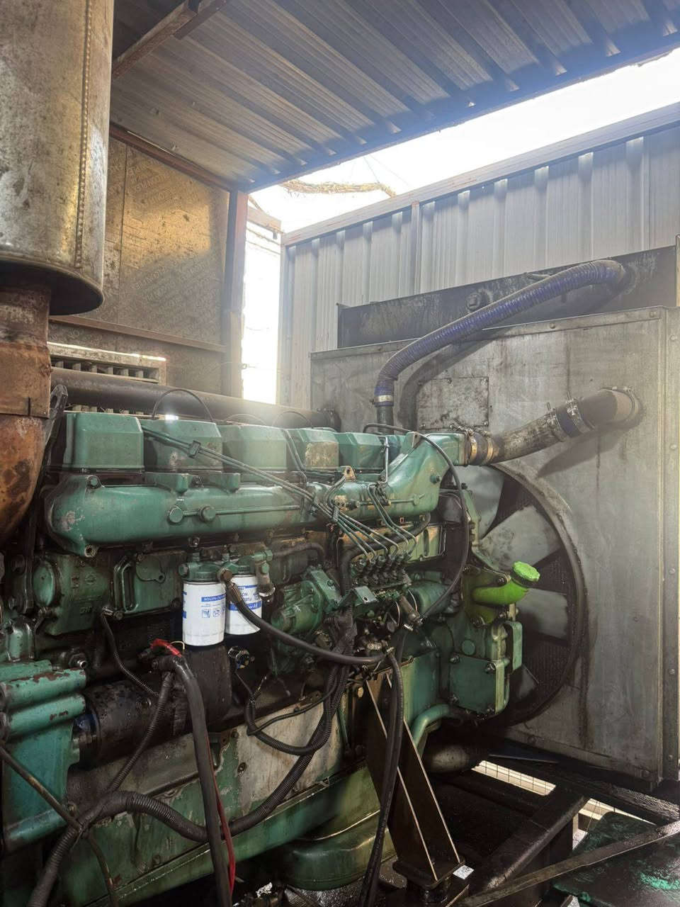 السلام عليكم ..
للبيع مولد فولفو D16  راس توليد ٥٥٠  المولد خير من الله تجي تشوف بعينك عل الحمل مكاني بغداد الرصافة 
***********
