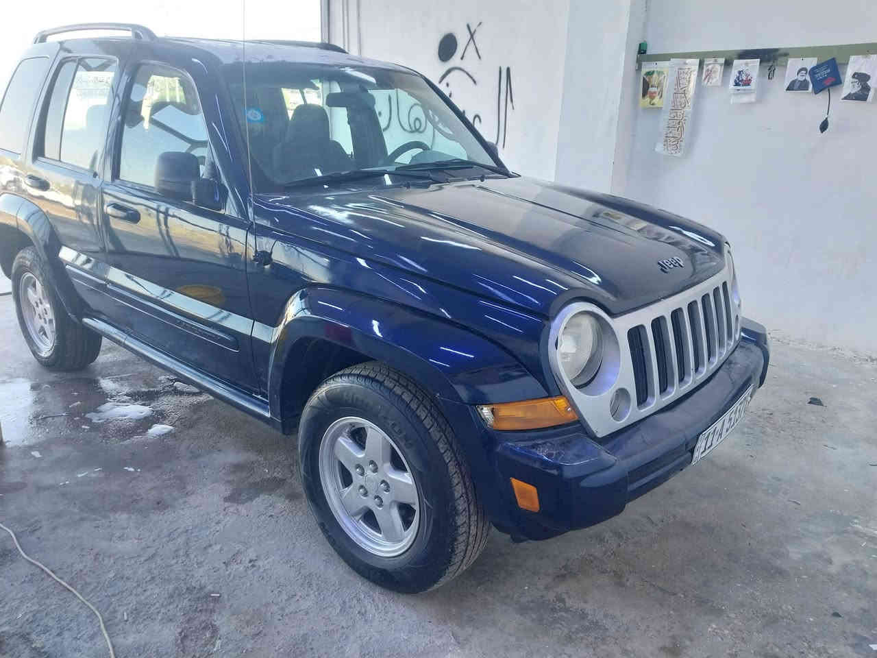 تحيه طيبه للبيع فقط قطعتين جيب لبرتي ٢٠٠٧رقم بغداد الانكليزي السيارات جاهزات من كل النواحي كير ومكينه وحداديه وتخم تاير سعر القطعه ٧٥ورقه للاستفسارعلى الرقم ***********مكان السيارات واسط النعمانيه والرقم المذكور بيه واتساب
