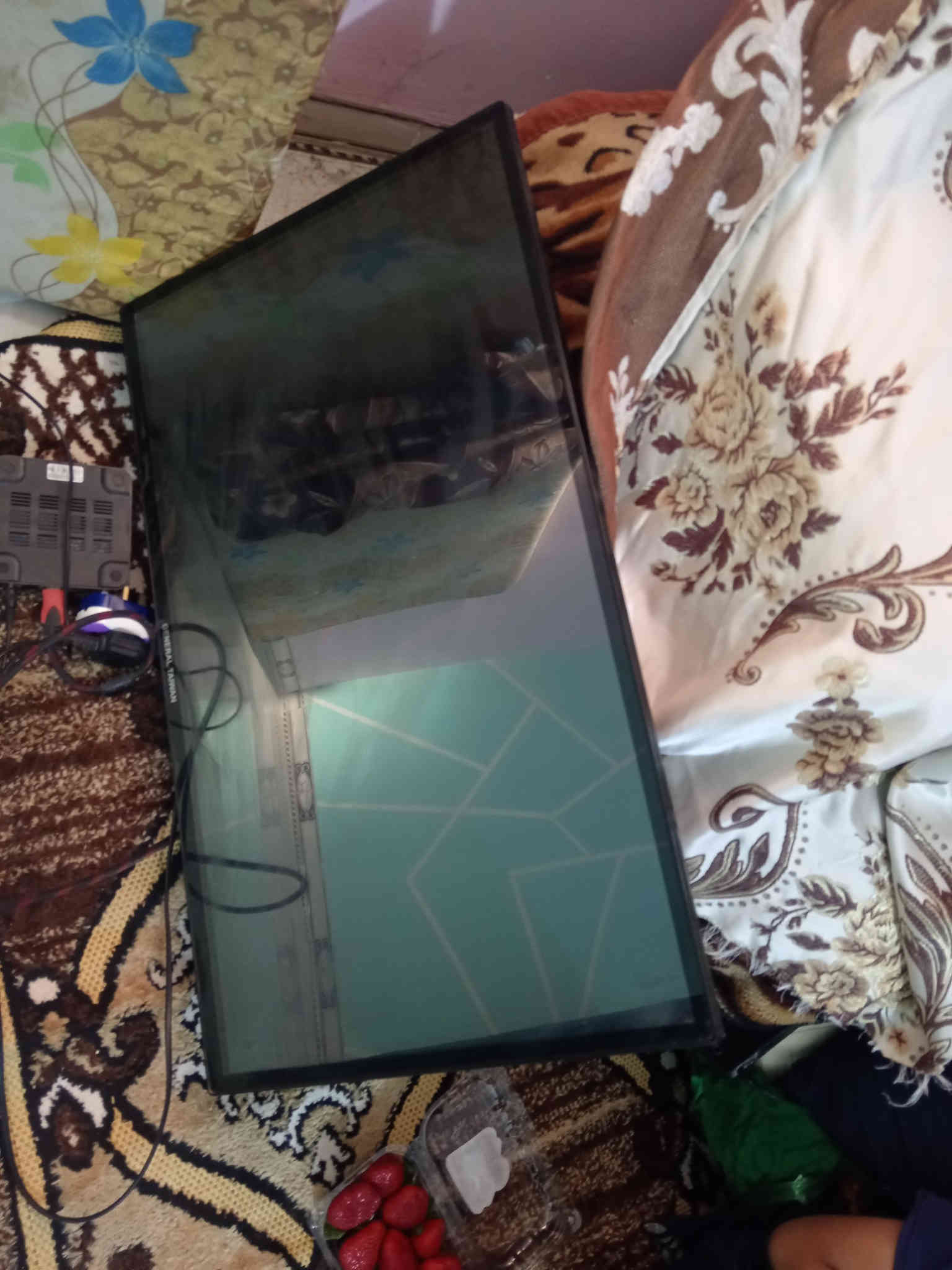 اغراض بيت كلهن شلع للييع نريد نشيل مستعجله ع البيع كلهن نضيفات الكاونتر ب٢٥٠ وبي مجال لشراي ثلاجه ٢٥٠ وبيها مجال نظيفه كلش جديده
مكنسه كهربائيه ب٤٠ وبيها مجال
دبه الغاز ٦٠ وبيه مجال 
قطعه دي ثري نظيفه كلش ٤ في ٣ طباخ ب٥٠ وبي مجال والطباخ الكهربائي ب٢٥ وبي مجال لشراي
جربايه نفر ب٣٥ وبيها مجال
مدات عدد ٢ ٤٠ وبي مجال
الغساله جديده ب١٧٠ حجم كبير تغسل حتى بطانيات
بنكات عدد ٢ جدد ثنينهم ب٥٠ فقل وبنكه ارضيه سرعه عاليه بلازمه٦٠ وبيها مجال ب٣٠ وبيها مجال لشراي للاستفسار *********** اتصل بالرقم العنوان حي العامل قرب المول يم جامع ال شبل
