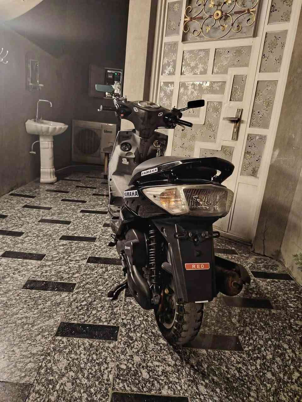 سلام عليكم للبيع سكنس فحل نوزل بلاديه 
نص نكره كهربايات كله شغاله لانضوح ولا تبخير ولاتنقيص
كله بلاد وملاح لايت زنون اشاير رباعي وفردي كلج خلفي رياضي اصلي شلعه ومعدل طيران كفرات اصليه 
قبق فلاوين رياضي رقم رياضي قفل جنطه قفل ستيرن
مري اصليات كشن كاربون فايبر المكينه خير من الله كلش ناعمه السعر 650 وبيه مجال قليل العنوان بغداد الدوره شارع ٦٠
***********
