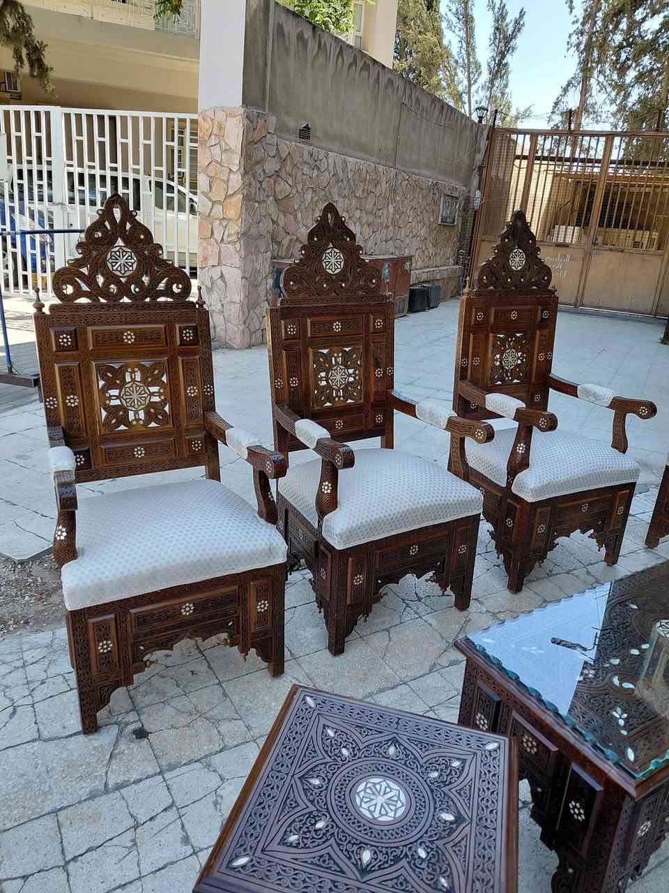 عرض خاص طقم عرابي صدف ثلاثية و 6 كراسي و طقم طاولات عدد3 واحد كبير و 2 صغيره صدف سنان بحري و حفر يدوي خشب جوز و بسعر مغري التواصل على الرقم و يواجد توصيل و شحن عام و موديلات تانية موجودين في دمشق 00963938435361


**إذا كنت صاحب هذا الإعلان وتريد حذفه لأي سبب، رجاءا أرسل رسالة إلى الدعم الفني**