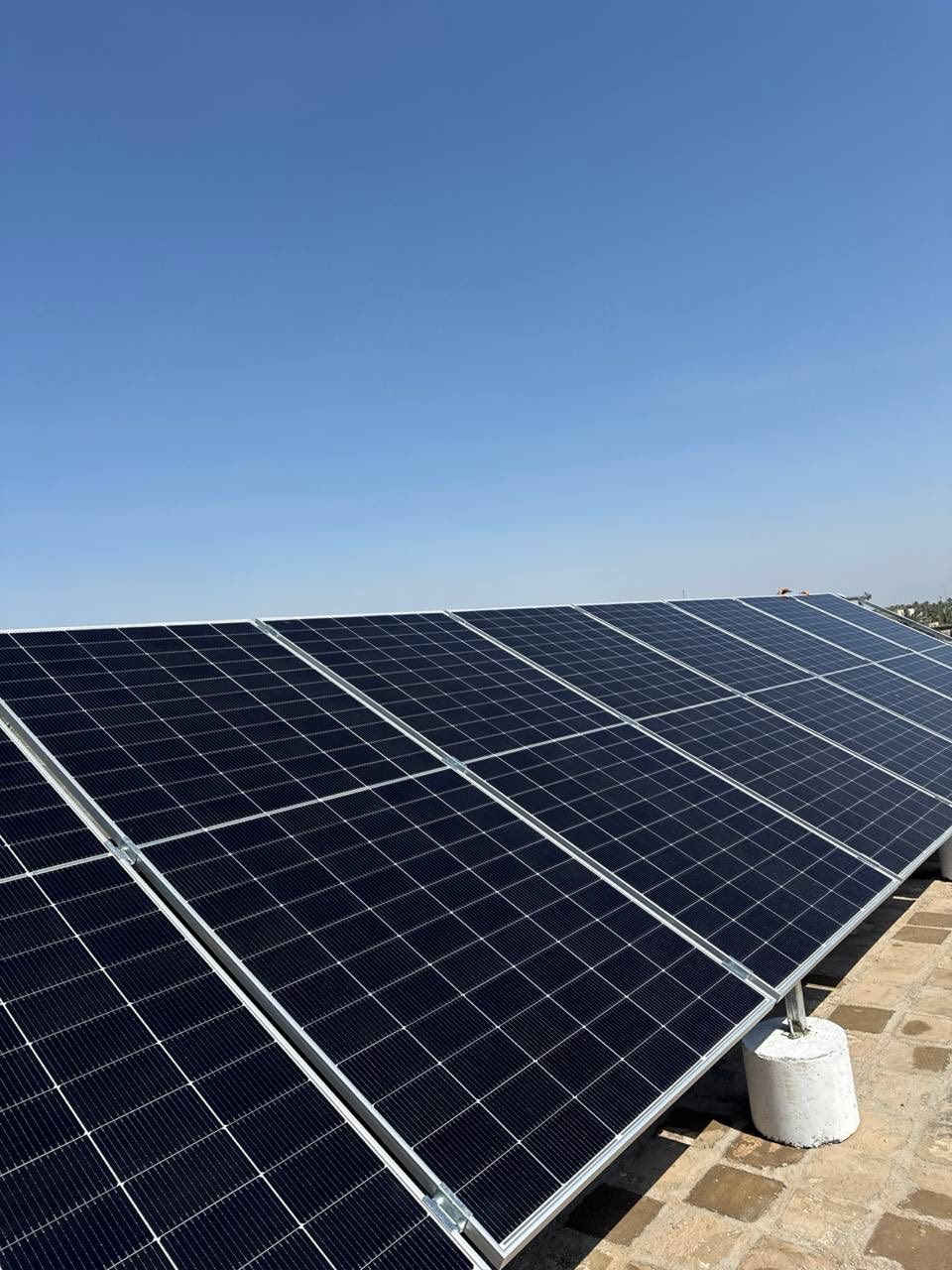 تم إنجاز مشروع جديد بنجاح 💪

📍 الموقع: هور حسين
📅 تاريخ التنفيذ: 17/3/2026
⏱️ مدة التنفيذ: يوم واحد فقط

⚡ تجهيز المنظومة: 20 أمبير نهاري / 16 أمبير ليلي

🔋 مكونات عالمية تضمن أعلى أداء:
• ألواح LONGi 620W
• انفيرتر Deye 8k
• بطارية iPower 16kw

⚡ كهرباء مستقرة 24 ساعة
🎯 تنفيذ دقيق بإشراف فريق الفرات إيرثلنك

💡 خلّي الكهرباء تنتهي مشكلتها وابدأ بالطاقة النظيفة اليوم

📞 احجز الآن:
***********
***********
***********
