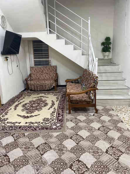 إعلان بيع بيت – بابل / الأكرميين / شارع المدارس

للبيع بيت في منطقة الأكرميين – شارع المدارس، موقع مميز قريب جداً من المدارس والمستشفى.

المساحة: 125 مربع
البناء: جديد سنة 2020
طابو صرف
الأبواب: وحدادية درجة أولى

تفاصيل الطابق الأرضي:
 • صالة
 • مطبخ
 • استقبال
 • غرفتان نوم
 • مجمع صحي

تفاصيل الطابق الثاني:
 • ثلاث غرف نوم
 • صالة
 • مجمع صحي
 • سطح عالي
 • سطح ناصي

البيت جاهز من كلشي 
***********
