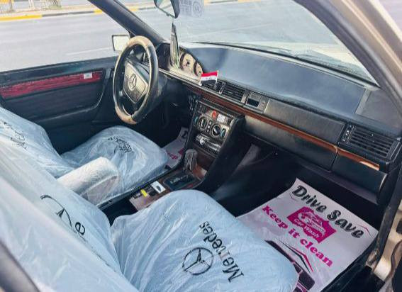 من رخصت الادمن .
السلام عليكم اخوان.
مرسيدس دب E300.
مديل1986.
رقم انبار مشروع وطني شرط التحويل ثاني يوم..
سياره جاهزه عل اخر حباية.
بيه قاعدة وحدة معمرة.
حدادة عامة عربانه خلفيه وصدر 100/100.
تخم تاير جديد .
منضومه تبريد جديدة .
لايت بك لايت كصة مو التجاري.
عليهة منضومة زينون شمسي .
سنتر لوك جديد .
مكينة 2.5ديلكو .
السيارة تعمير جديد .
مصبوغه عام اثر جراد.
ABS شغال .
السعر.63وبيه مجال للطيبين.
سيارة بيه ملاحضات بصيطه كلش.
مكان السيارة بصرة قضاء المدينة.
متواجد وتساب فقط .
***********.
