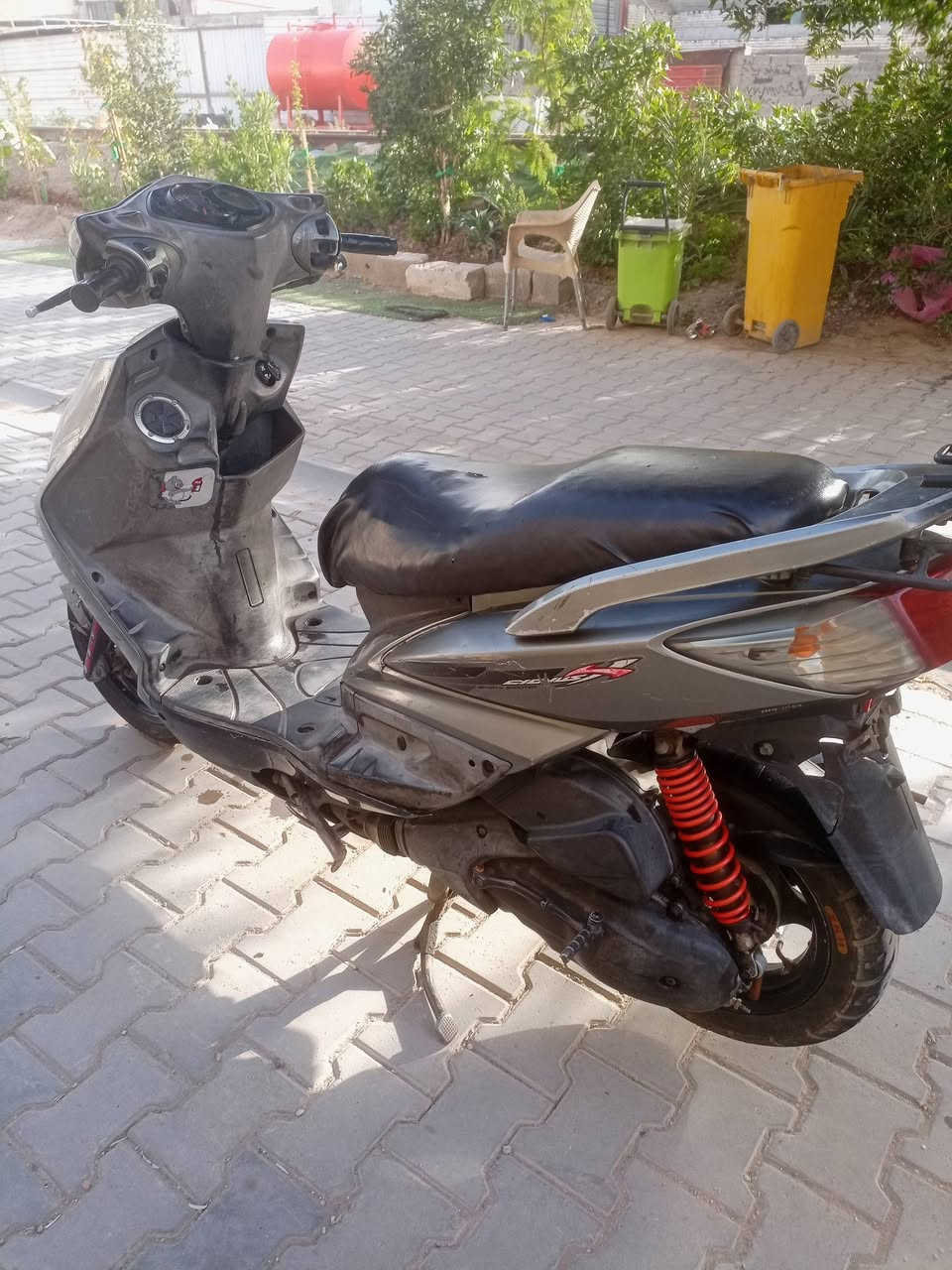 السلام عليكم للبيع دراجه سكنس فحل كابريتر الدراجه مكفولة كفاله عامه برغي مامفتوح تأخذه من الباب كابريتر بلادي كهربائيات كله شغاله سلف هندر الدراجه مابيه اي نقص مكاني بغداد الكرخ العطيفيه السعر 450 قفله قفل هذه رقمي *********** فقط إتصال
