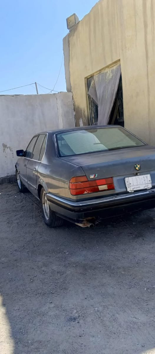 بي ام735موديل91مكينه مفتوح لون نفطي مكينه مكفوله لاتنقيص ولاتبخير ولاحماوه سعر 30وبيه مجال مكاني ناصريه للتفاصيل ***********
