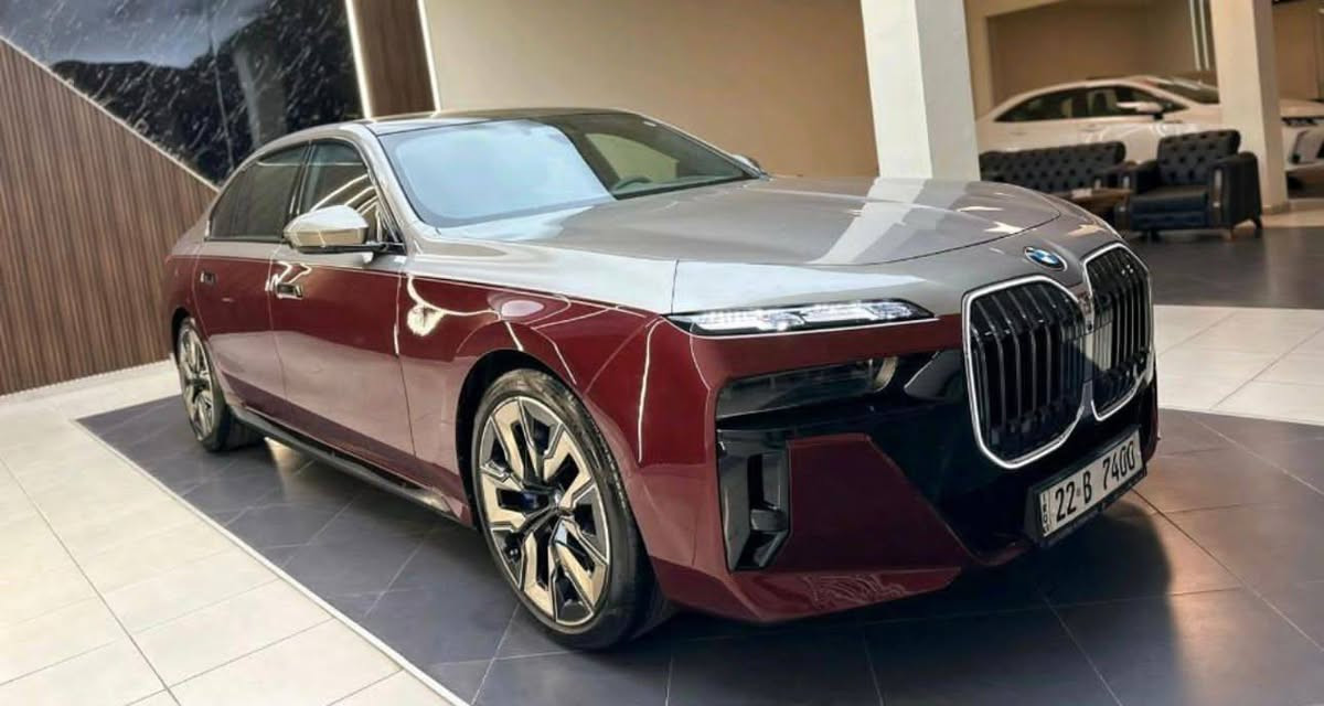 الكرستالة    BMW 740i M kit 

افخم سيارة باعلى مواصفات بتاريخ BMW 

موديل : ٢٠٢٣ 
المحرك : ٦ سلندر توين توربو 
خليجي ضمان شركة العروش 
اعلى مواصفات بالشركة
- 
المواصفات : 
طلب خاص لونين سلفر + ماروني 
لايتات كرستال  
ابواب كهربائية + شفط 
چكات تصعد و تنزل air suspension 
داخل احمر  
قيادة ذاتية 
سقف روز رايز 
٤ كشنات مساج 
٤ كشنات  هيتر + تبريد 
كشن خلفي VIP 
كاميرات ٣٦٠ 
حساسات ٣٦٠ 
رادارت ٣٦٠ 
داتا شو - head up display 
اضائة داخلية كرستال متغيرة
٦ وضعيات قيادة
مغلقة PPF بالكامل 
للاستفسار اكثر التواصل عبر الواتس اب او الاتصال 
***********
***********

💲 علق سوف يوصلك الرسائل سعر
