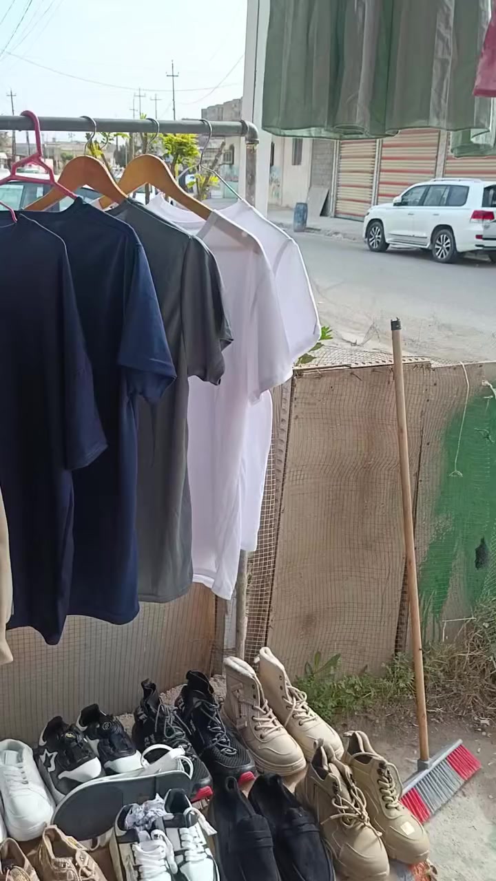 سلام عليكم صباح الخير 
ملابس 👗👚👖نسائي رجالي شبابي اطفال احذيه رجالي نسائي فلس ونص العنوان صلاح الدين قضاء بلد الطاقة هاتف 
***********
