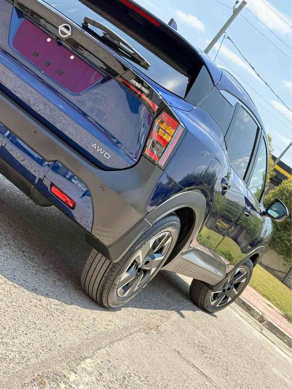 نيسان كيكس SV AWD 2025
أزرق | 4000 ميل | محرك 2.0L
✔️ دبل (AWD)
  ✔️ بانوراما
✔️ بصمة + تشغيل بصمة
✔️ شاشة كبيرة + شاحن لاسلكي
✔️ كاميرات + حساسات + رادارات
✔️ أوضاع قيادة (ECO / NORMAL / SPORT)

🔧 الحالة:
بدون صبغ (PDR بسيط في الجناح الامامي اليمين) 

رقم الشاصي : 3N8AP6CB2SL396779

💰 السعر: 18500 $ (قابل للتفاوض بعد المعاينة)

📍الموقع : أربيل
📞 *********** (اتصال / واتساب / فايبر)

كردي
Nissan KIKAS SV AWD 2025

ماوەی ڕۆیشتن : 4000 ميل

پستۆن: 4 پستۆن 
بزوێنەر: 2.0 CC
 نرخ : 185 $
 بۆیاغ: بێ بۆیاخ (PDR فقط)
رقم الشاصي : 3N8AP6CB2SL396779
کامێرەی دواوە  - بانوراما -گەرمکەرەوەی کوشن - بەسمە - بالیفی دەست - دیاریکردنی خێرای - شاشە - ئاوێنەی رادار - سیستەمی کلیلی زیرەک - سستەمی ئایفۆن  -
تلفون: *********** أربيل, العراق
