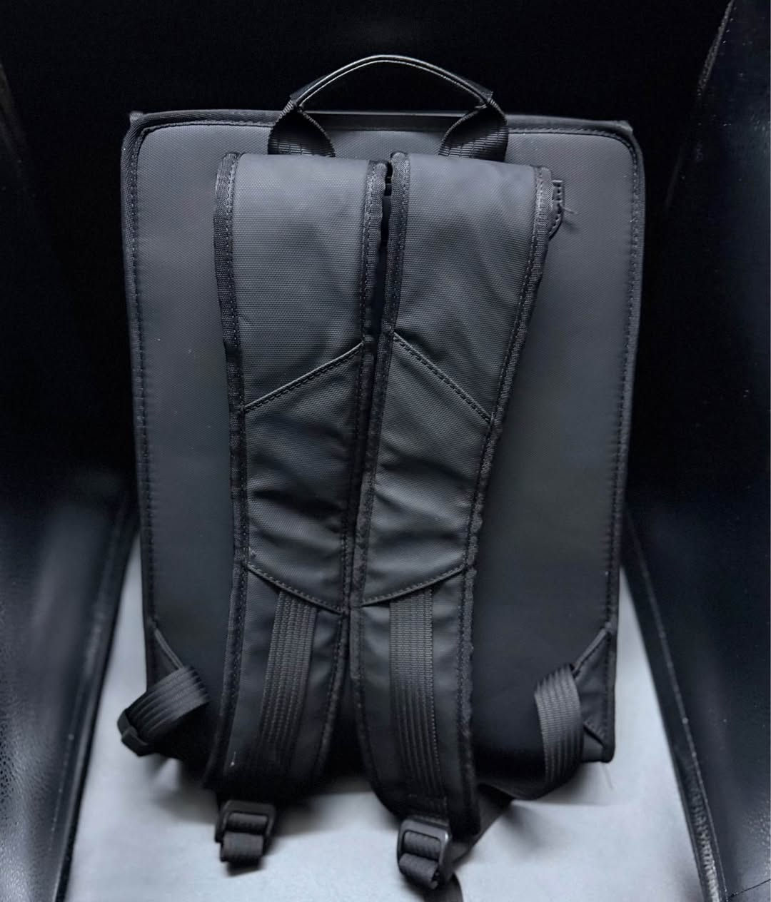 MacBook Pro 16 i9 2019 
ماك بوك برو ١٦ بوصة ٢٠١٩
المواصفات:-
-حجم الشاشة: 16 بوصة 
-المعالج: Intel Core i9
CPU: Intel Core i9‑9 8‑core -
GPU: AMD Radeon Pro 4GB- 
-الذاكرة العشوائية:16GB RAM
-معالج الرسومات : 4GB
-سعة التخزين:1TB SSD
-عدد دورات البطارية: 415 دورة 
-الحالة: ممتاز كالجديد 
-هديه حقيبه كبيره جلد اسود 
-مع هدية حافظه غلاف شفاف بلون اسود للماك مع حمايه لوحة المفاتيح 
-هدية USB-C ادبتر 4K 

السعر: 1,045,000 د.ع

التوصيل: مجاني إلى جميع المحافظات، مع إمكانية فحص الجهاز عند الاستلام قبل الدفع.

للطلب أو الاستفسار:-
إرسال رسالة أو الاتصال على :
‎              0770 5266 000 / واتساب 

للمزيد تابعونا على إنستغرام: 
amwaj.macstore بغداد, العراق
