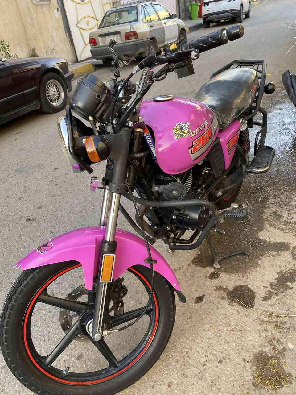 دايون نفخ بنفسجي مديل 23 اصووولي اصووولي 
الدراجة مامتعوبة بس ثنين مكاتبين عليها ونوب وصل المعرض
دراجة كاملة مكملة.   الله شاهد. لان متوازي علمود عملية اريد ابيعها   السعر 1750. المايعرف اسعارهن لايناقش


**إذا كنت صاحب هذا الإعلان وتريد حذفه لأي سبب، رجاءا أرسل رسالة إلى الدعم الفني**