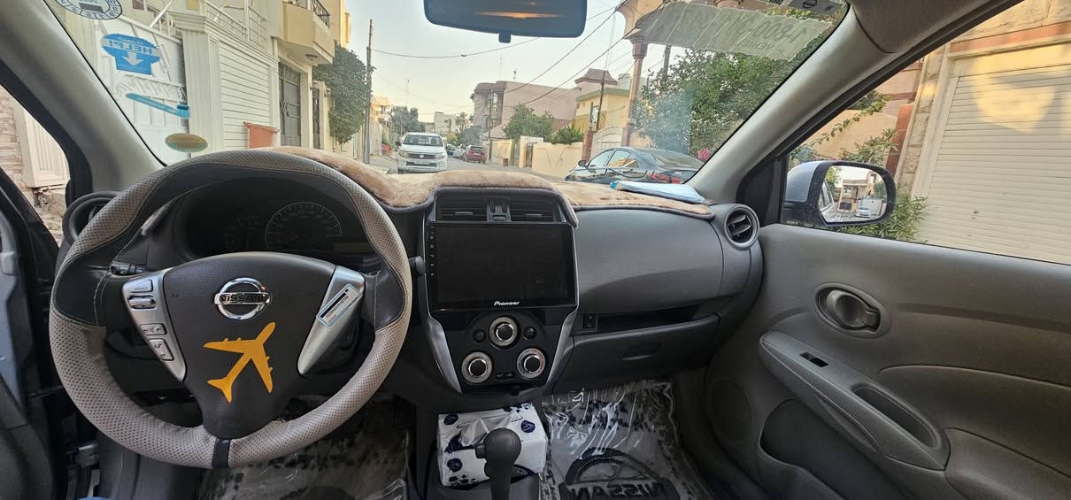 نيسان صني هندي موديل ٢٢ لون سلفر سنوية لحد ٢٩ + ماشي ٩٥ الف كم + بيها بطاقة بنزين ، سيارة حلوة و كاعدة فول كماليات ماشاءالله 

الضرر ٣ قطع صبغ ( جامرلغ سكن امامي + جامرلغ السائق الخلفي + صندوق ) 

رقم موبايل *********** كركوك, العراق
