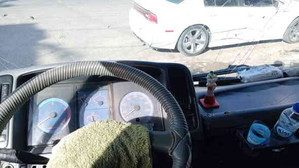 سلام عليكم هينو انكر للبيع موديل 98 مكفول كفاله عامه مكينة حاويه 80عادي ما مفتوحه لا  صرف لا بخار سته أو ربع بلادي تخم تاير 17او نص بدي 70 أربع قطع ينفتحن رقم بغداد نكليزي مكاني كربلاء غير متواجد عله الفيس ***********اثير***********
