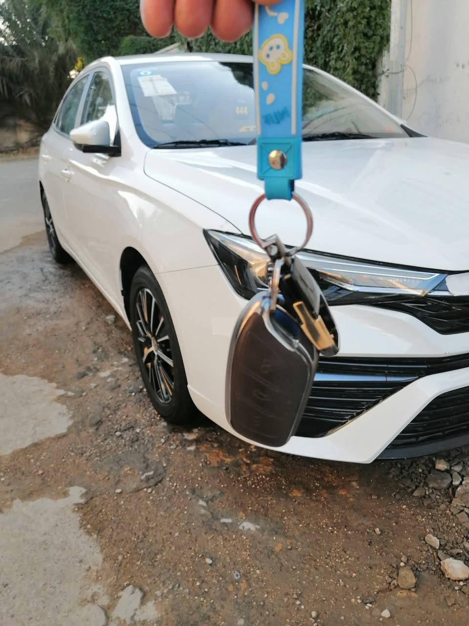 السلام عليكم للبيع mg 5 بلاس موديل ٢٠٢٥ رقم بغداد الجديد سنويه جديده بأسمي تحويل ثاني يوم مواصفات السياره معرفة

بعدهه بضمان الشركه 6 سنوات
بصمات عدد٢
بصمه تشغيل بصمه أبواب بصمه صندوك هند بريك هولد
داخل ابيض لونين 
حساسات خلفيه
شاشه كبيره كاربلي
اشاير بلمري
ويل كب كروم
السياره ماشيه ٩الاف ونص أخت الزيرو عله وضع الشركه الارضيات جدد بعدهن بلصندوك
 بيهه بنيد صبغ بدون حادث واكع عليهه خشبه وعندي صوره قبل الصبغ  وشخط بلباب واثرطلقه صغيره بلقماره السياره جديده كلش السعر ١٠٨ وبيهه مجال مكان السياره بغداد العامريه للاستفسار رقمي *********** ابومريم
