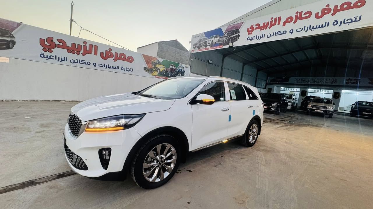 سلام عليكم للبيع سورنتو موديل ٢٠
خلجي كفاله 
سياره جديده 
فول مكان واسط
***********
