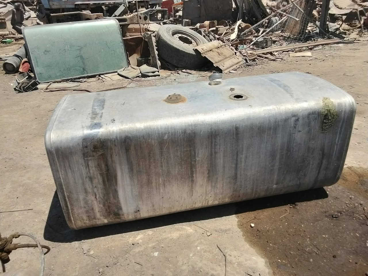 السلام عليكم تانكي فافون أصل سكانيا أصل سويدي 700 لتر جديد السعر 650 الف بي مجال قليل المكان النجف الأشرف كراج الأسدي ***********
