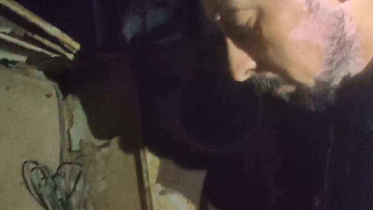 هسة يلا اجت الكهرباء عدنا الله يوفقك رحمن طبعاً من الفطور والحد هسة بدون كهرباء بدلت جهاز التحويل كلة 

هذا رقم رحمن خاف تحتاجونا 
الف رحمة ع روح والديك رحمن الله يسترك بحق الامام الحسين 
***********
