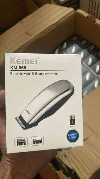 تصفية محل ⚠️ 
تصفية محل ❗️ 

مكاين حلاقة كيمي 
مصنوعات للسوق الاوربي 
نوعية جدا ممتازة 

العدد 780 قطعة
سعر القطعة 7000 
البيع شلعه 
السعر الكلي 5٫460٫000
متوفر توصيل مجاني لجميع المحافظات 
واتساب ***********
