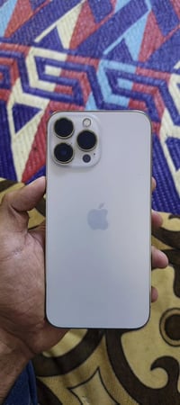 ايفون 13 pro max ، ذاكره 256،  لون ذهبي ،بطاريته 77  ،السعر 650 الجهاز...