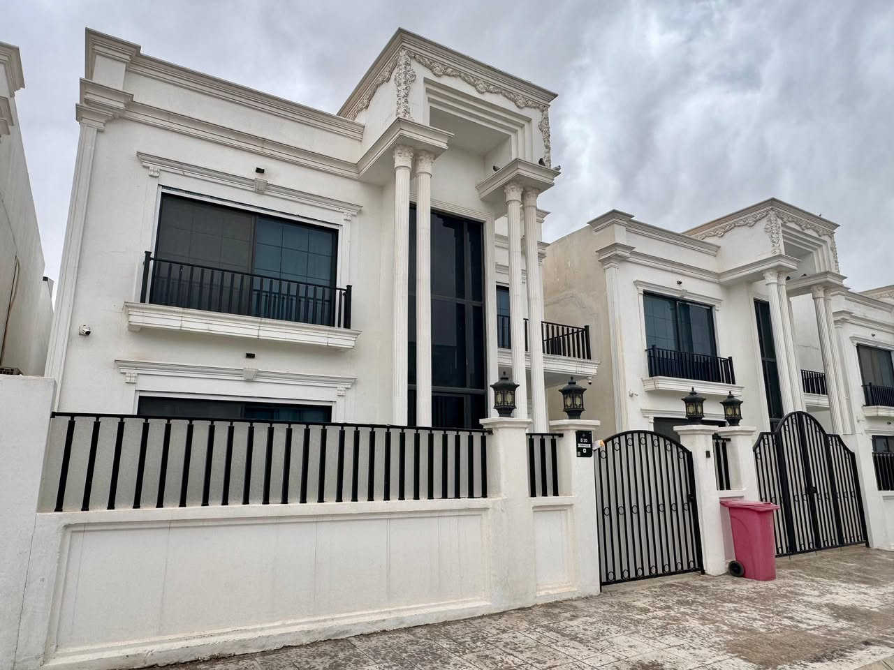 بيت للبيع في مجمع زانر ستي موقع مميز مقابل حديقه
٤ غرف نوم /٥ حمامات /مطبخ حار وبارد/ منظومه شوفاز /منظومه الواح شمسيه 
البيت مؤثث بالكامل

بمقدمة $160,000
للتواصل واتساب 
‪+964 750 004 6696‬
