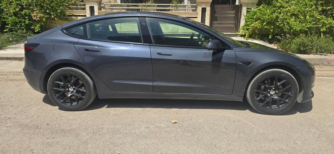 🚘 إعلان بيع – تسلا 3 وارد أمريكي 2023 🚘
السيارة: Tesla Model 3 – 2023 وارد أمريكا
الحالة: حادث بسيط، مصبوغ جملغ يمين + نصف جملغ يسار + باب (3 قطع فقط)
ماشية: 4000 كم فقط
ملاحظة: أرباك ستيرن طاك
المواصفات:
✅ تحديث أونلاين
✅ مواصفات تسلا 3 المعروفة (كهربائية بالكامل – دفع خلفي – تشغيل ذكي – شاشة كبيرة – أنظمة أمان متطورة)
💰 السعر: 16,500 $ (بيع فقط)
📍 المكان: بغداد – البنوك
📞 الاتصال: ***********
