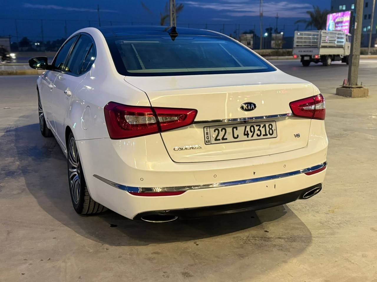 السلام عليكم كيا كادنزه 2015 خليجية
.رقم اربيل جديد

سنوية2027/7/2

سنويه ب اسمي تحويل شوكت متريد 
موصفات فول 

فول الفول مكينه 6 سلندر مكينه مفتوحه فقط من الأعلى 

سيارة كفالة فقط رش جاملغ امامي الأيمن والأيسر 

مكينه وكير حداديه وتخم تاير تبريد غرفه الف ماذب عليه خير من الله .............................

سياره نضافته 💯 بل 💯 شكد ما توقع نضيفه وجاهزه 

موصفات السياره 

بصمه ابواب وتشغيل 

بانوراما طكتين 

كشنات جلد

اناره داخليه مخفيه شركه

داخل ملكي للخير 

تدفئه  كشنات

قطعتين تبريد 

تحكم كشنات منفصل بل ابواب 

تحكم بيانو 

برده خلفيه كهربائيه 

بردات جانبيه خلفيه 

مري شفط نظام ترحيب

مري قلاب..............

شاشه كامره دواره 

عنده تقرب اناره داخليه 

فتح صندوق ذكي 

لدات خلفي 

حساس امامي خلفي 

نظام اصوات انفنتي 

لد مري جانبي 

حساس خلفي امامي 

يدات نيكل إشارات ترحيب جانبي 

دمام خلفي كولتي عالي 

دبل كزوو خلفي 

ويل كب 19 كرؤم......

------------------------------------------

مكان السياره
 واسط / الكوت .................
للاستفسار الاتصال او المراسله عبر الواتس آب 
***********
***********

السعر 135 وبيه مجال .................
