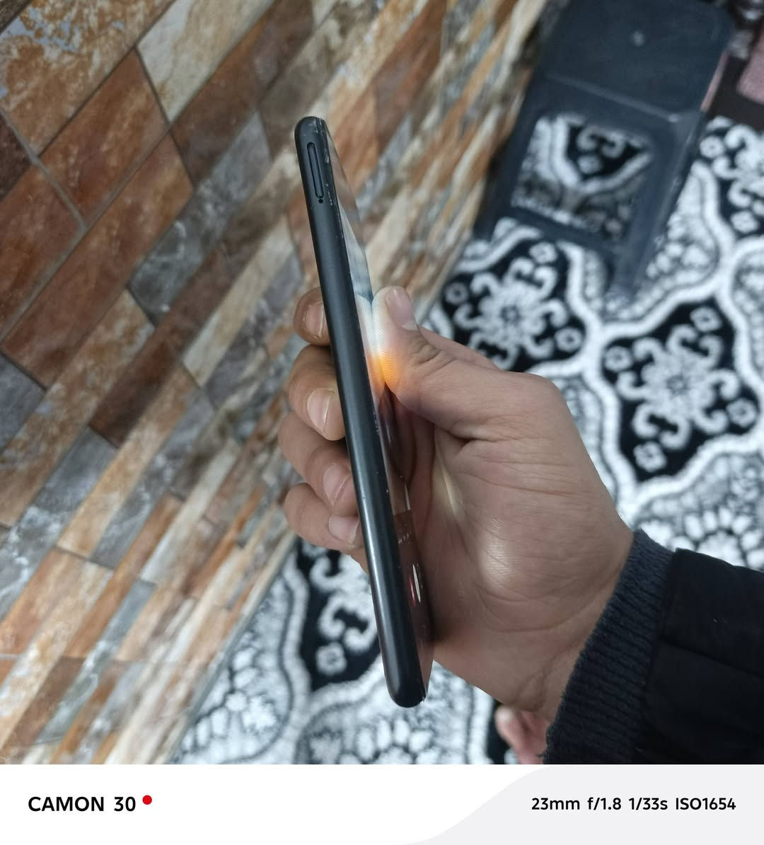 سلام عليكم سامسونك اي ١٢ذاكراء ٦٤ مكاني بغداد ام الكبر والغزلان كله شغال جهاز ***********
