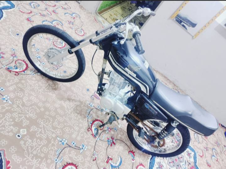 دراجه نامه ايراني اصلي بدون للبيع بعدها لايلون بالجيس صارلي أقل الشهرين من معمرهه مكينه بالجيس السعر 650 الرقم للاتصال ***********
