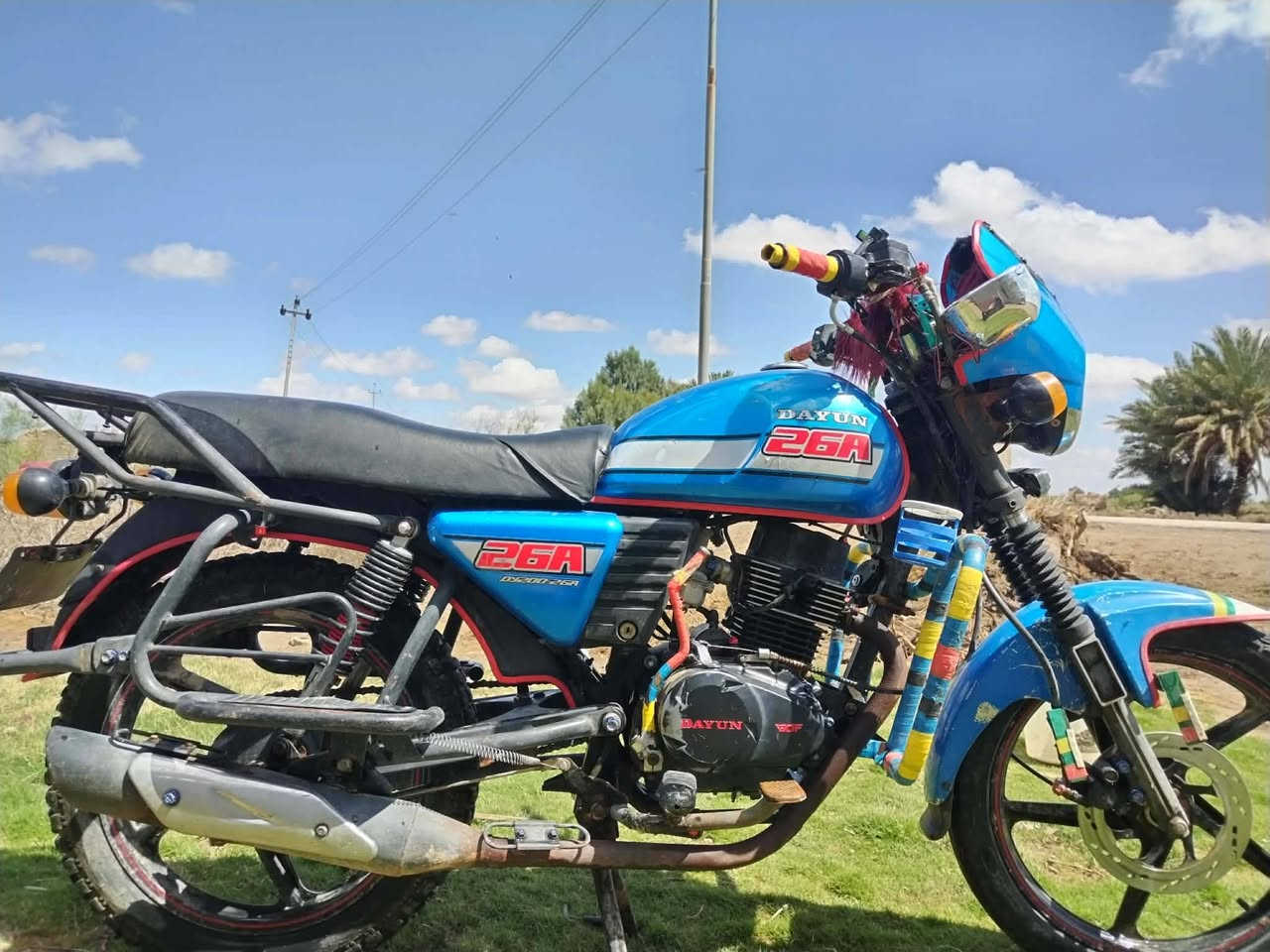 يا الله سلام عليكم دراجه للبيع دايون نفخ موديل 22 بدون اوراق مكفوله عشائر كهربايات كله شغال  سويج سجينه محرك 200 شرط ما مدوده عليه اصبانه انضف من الصوره بعده جديده السعر 900 وبيه مجال للشراي اتصل وبيك خير وتدلل ***********
