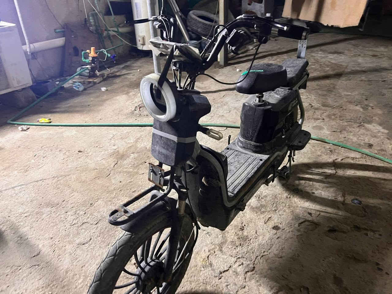 دراجه شحن نقص بطاريات وتشتغل عنوان بصره ابو الخصيب دورة ام زباله سعر 75 وبيها مجال حك الجيه رقم ***********
