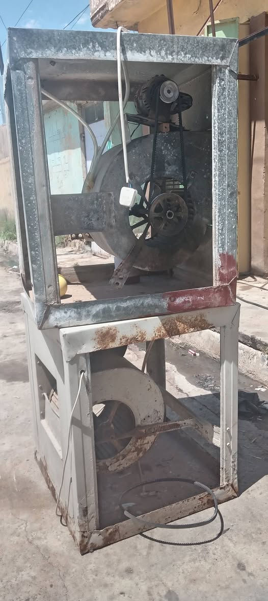 السلام عليكم
شوف الشغل قبل وبعد 
من عمل اليوم ل احد ال زبائن شغل شرط
غسل تنضيف وصبق بس اب 15
العنوان جنوب الموصل ناحية الشورة قرب المنتزه
ورشة الفنية لتصليح ول صبق
بإدارة صالح البدر
الاستفسار *********** صالح البدر
