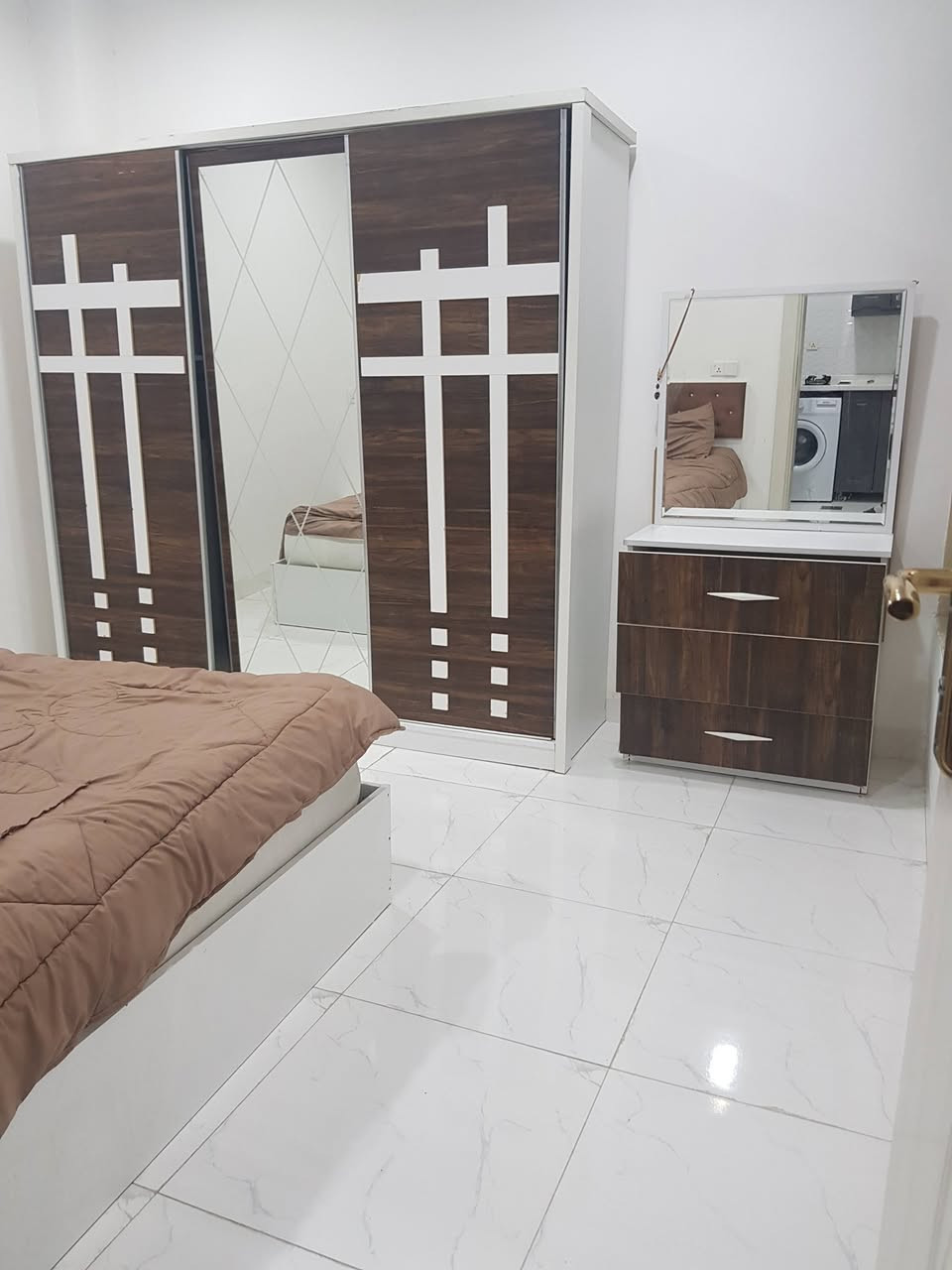 🏚️شقةغرفتين وصالةللإيجار الدائم🏡
للإستفسار واتساب*********** 
/أربيل/شارع100/المربع الذهبي/
/بارك32/سايدن جودت الاسعدي/
