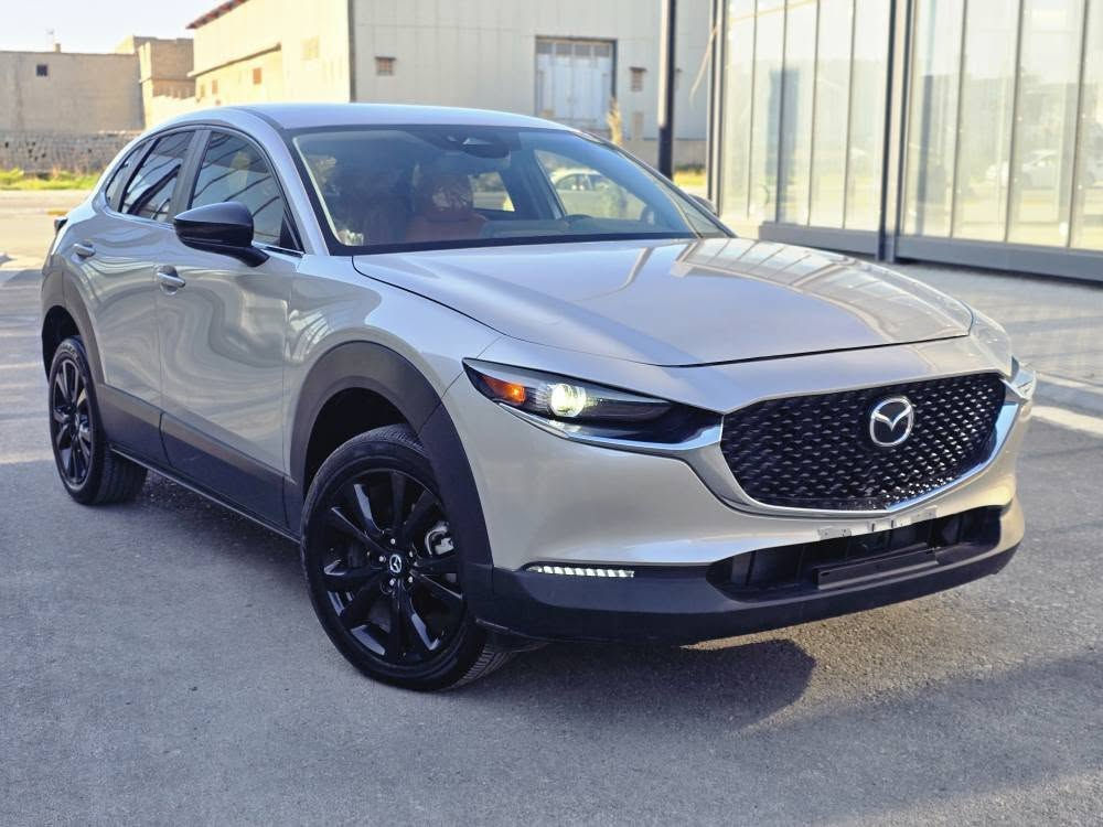 Mazda cx 30 ***********
ڕەنگ چکلێتی . مواسەفات . بەسمە دەبڵ اکسل . ڕدار و خەتی جادە . شاشە و کامێرا . چاملخ و پەڵەیەک بۆنیدی  بۆیاخە ناوی نەگرتووە .سعری 136 سعری خوار هەموو بازاڕ السليمانية, العراق
