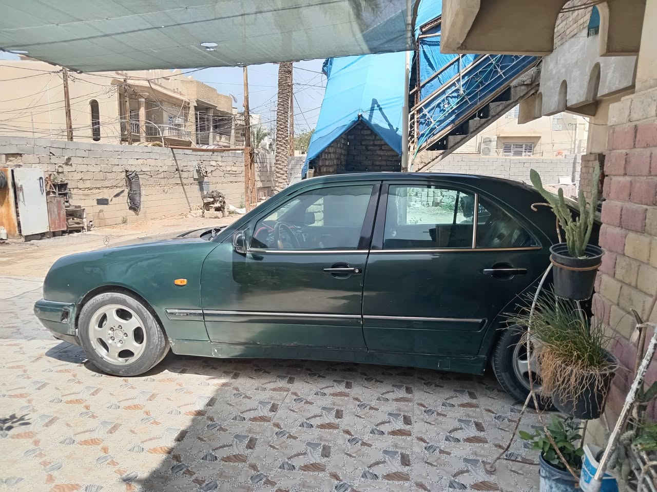 السلام عليكم للبيع موديل ٩٦ بسمي محرك ٤سلندر رقم بغداد تبريد بس راديتر بدون فتحه تخم تاير صدر جديد بيع او مراوس بجانبو ٩٠ مكاني ديالى الخالص ***********     *********** السعر ٦٥ بيها مجال
