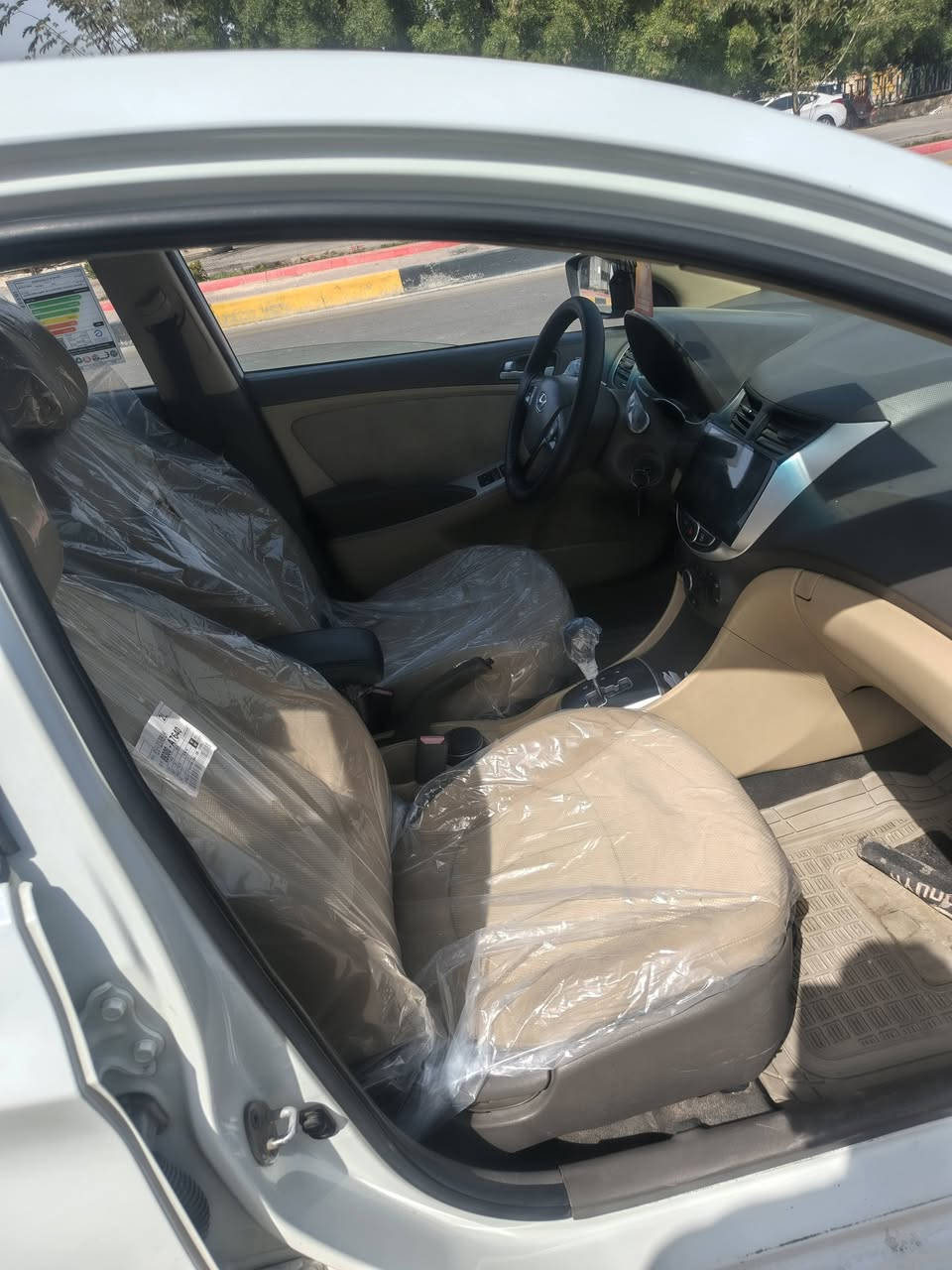 اكسنت مديل 13 خليجي الشركة العامة محرك1600 دبل قطره السياره بيها باب وجاملغ تبديل الامامي ونص الباب الخلفي صبغ
سياره باسمي ورقم بغداد عارضها ب ٨٨ وبيها مجال قليل
مكاني البنوك***********
