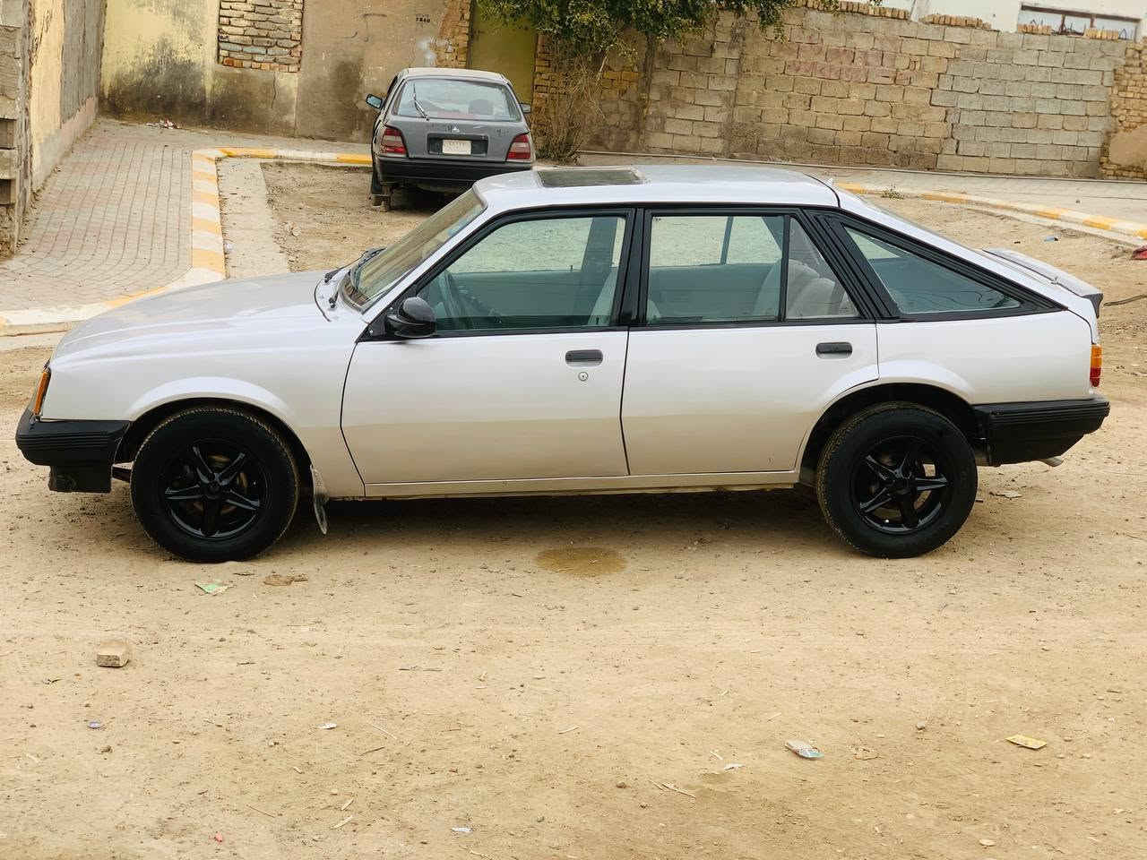 اوبل 1990
رقم صلاح الدين انكليزي 
تحويل ثاني يوم باسمي 
كير محرك كير عادي نضاف  سياره جاهزه سعرها ٢٥ وبيه مجال ***********
