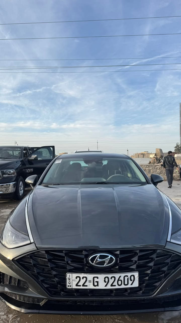 بيع مستعجل سوناتا Sel موديل 22
وارد امريكي تريد تحويل بأسمك سنويه او وكاله بكيفك 
ماشية 65,000 km سيارة نظيفة وماشية قليل 
محرك 2500 GDi
ضررها ( جاملغ امامي تبديل -ربع البنيد مرشوش كله لتوحيد لون -والجاملغ الخلفي بارد ) 
سيارة جاهزه من كلشي واستخدام شخصي 

سعرها 155 وبيها مجال للشراي 
***********
