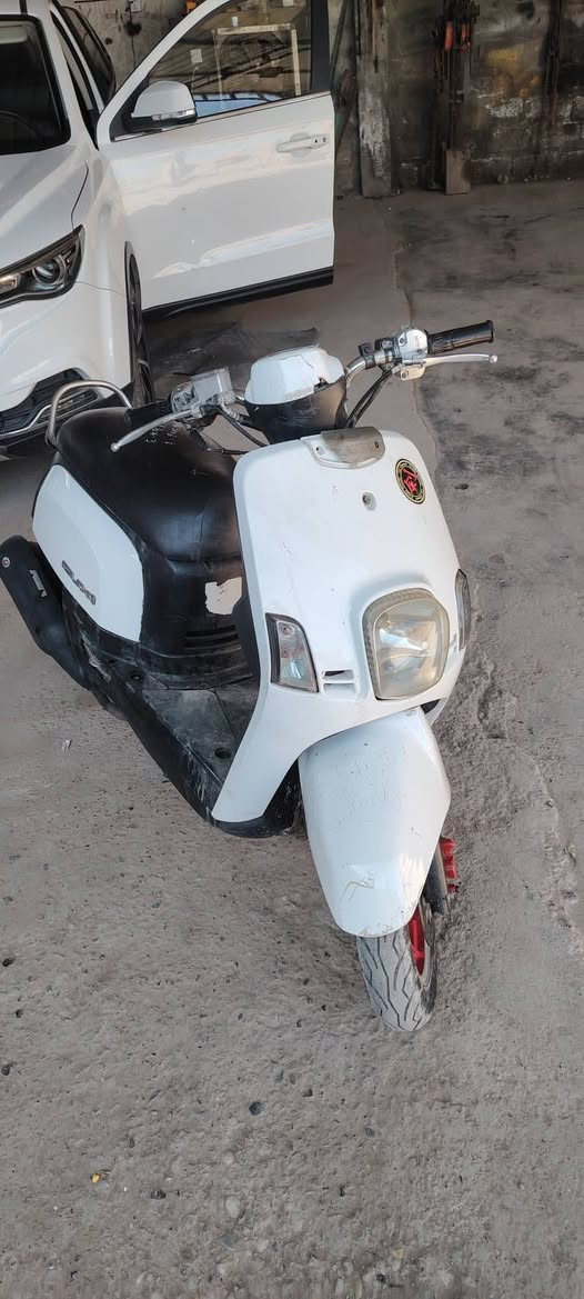 سلام عليكم ماكس بوليس 2008 سلف هندر كله شغاله لايت اشاير بك لايت وياله رياضيه كلج امامي رياضي بلاديه 49 بيه صوت فيلس بس مراوس شعندك نزل مكان ديالى هبهب السعر .***********   450 وبيه مجال
