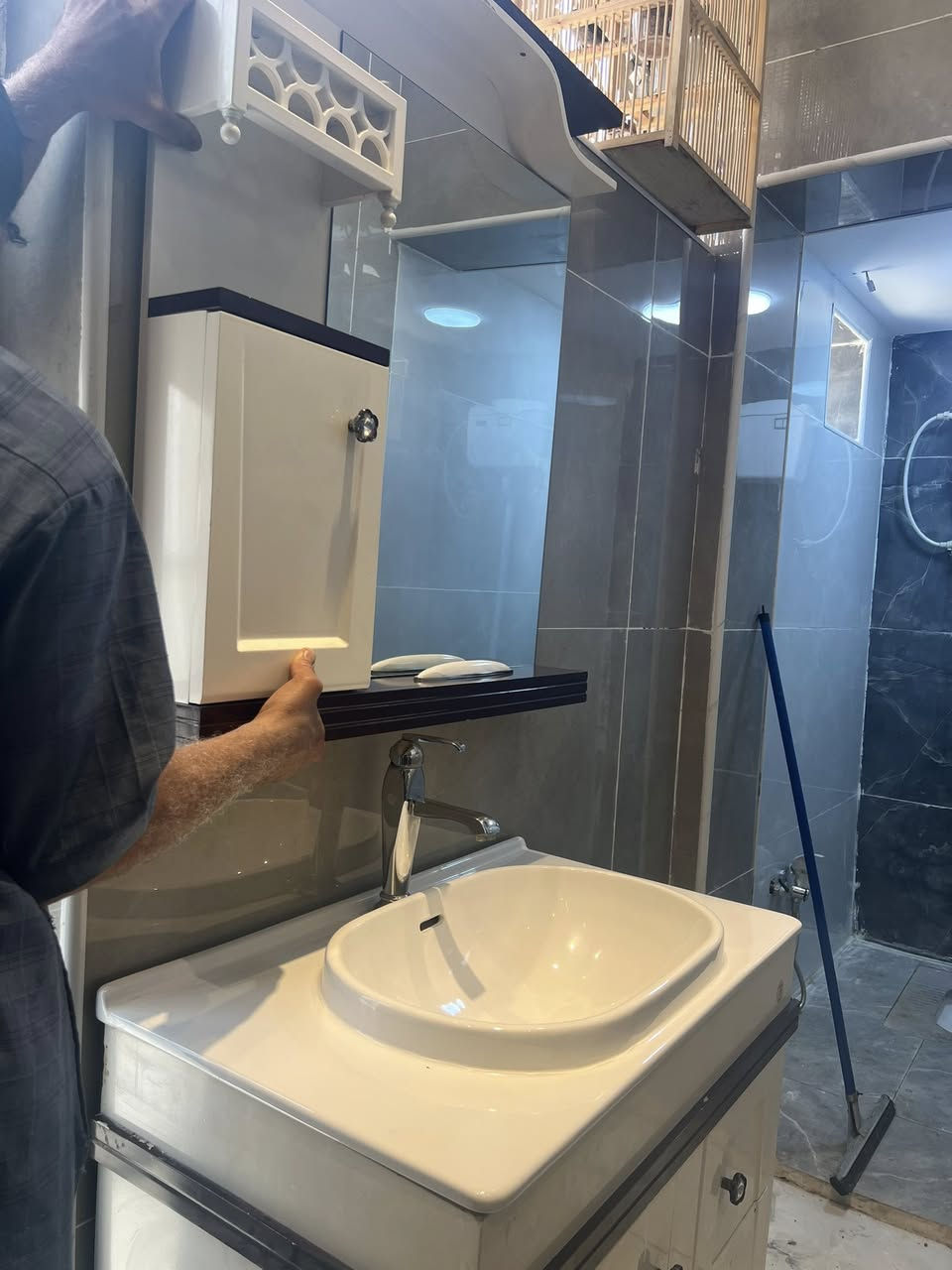 السلام عليكم مغسله للبيع نظيفه كلش اتصل مستعجل. ***********
