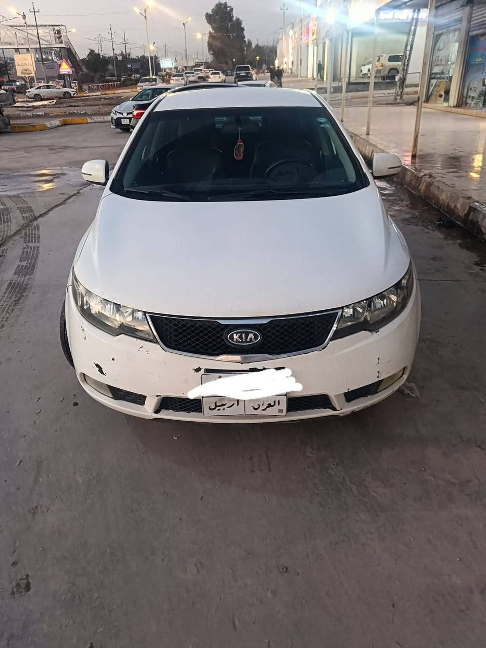 السلام عليكم كيا سيراتو محرك 16 كربون موزي موجود السياره بها ثلاث قطع*********** ***********
