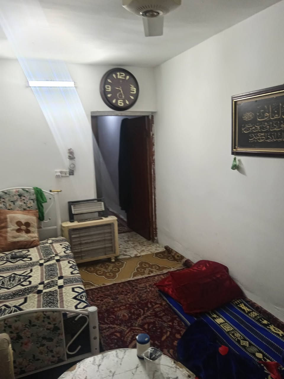 سلام عليكم بيت مساحه 100 م واجها 5 ونزال 20 تفاصيل داخل منشور موقعه جيد خلف الضربه جديده مباشره بتقاطع سكلات اي سفسار ع رقم هاتف ***********
