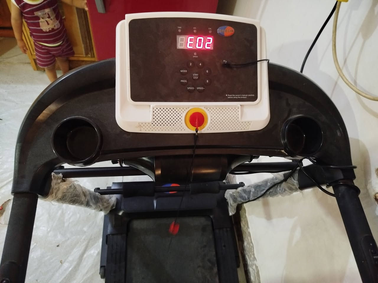 جهاز جري للبيع ماركة House Gym
جهاز يتحمل وزن 120 كيلو قبل 3اشهر اخذتة 425 الف وكالة
جهاز عطل بلكارت يقرة بشاشة E02 
سعر حاليا 150الف قفل مكاني بغداد الزعفرانية شارع الكهرباء 
***********
