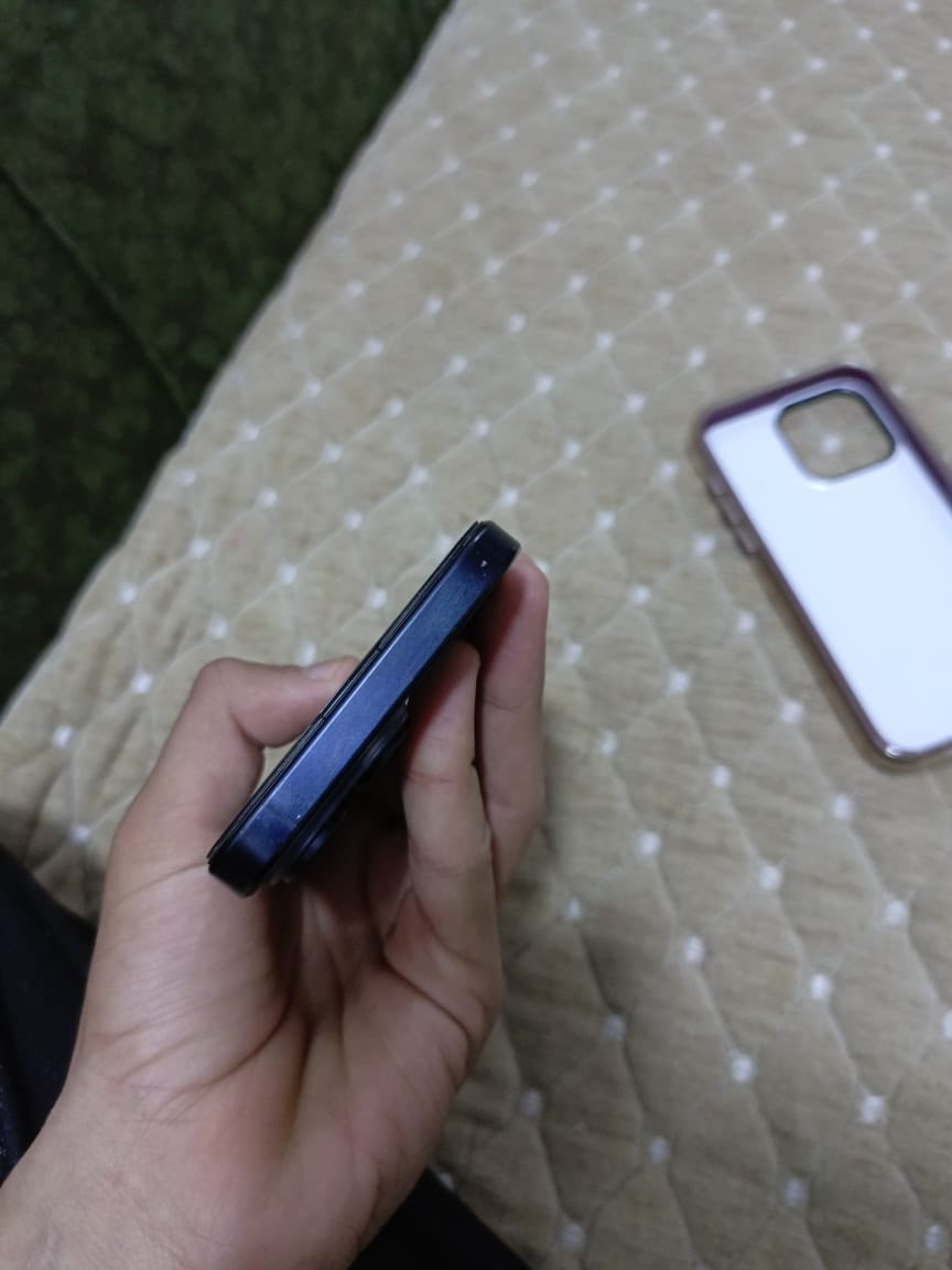 ١٥برو ماكس بطاريه 80 ذاكره256 من رخصه الادمن
ألون المميز التيتانيوم النيلي نضافه 90% 
الشاشه نوعيتها فول ألوانها دقتها بدون حواف وبدون إطار خارجي 
لمسها حلو بدون تعليك تجي تفحصها اقل تعليك يرجع الجهاز  أنطيك بي ضمان إذا علكت الشاشه عندك 
مكاني بابل المسيب السده متواجد قريب على المحاويل او العلكايه وقريب على الحسنييه يعني هذن المناطق الي يريده يتواصل على الرقم***********واتساب فقط
