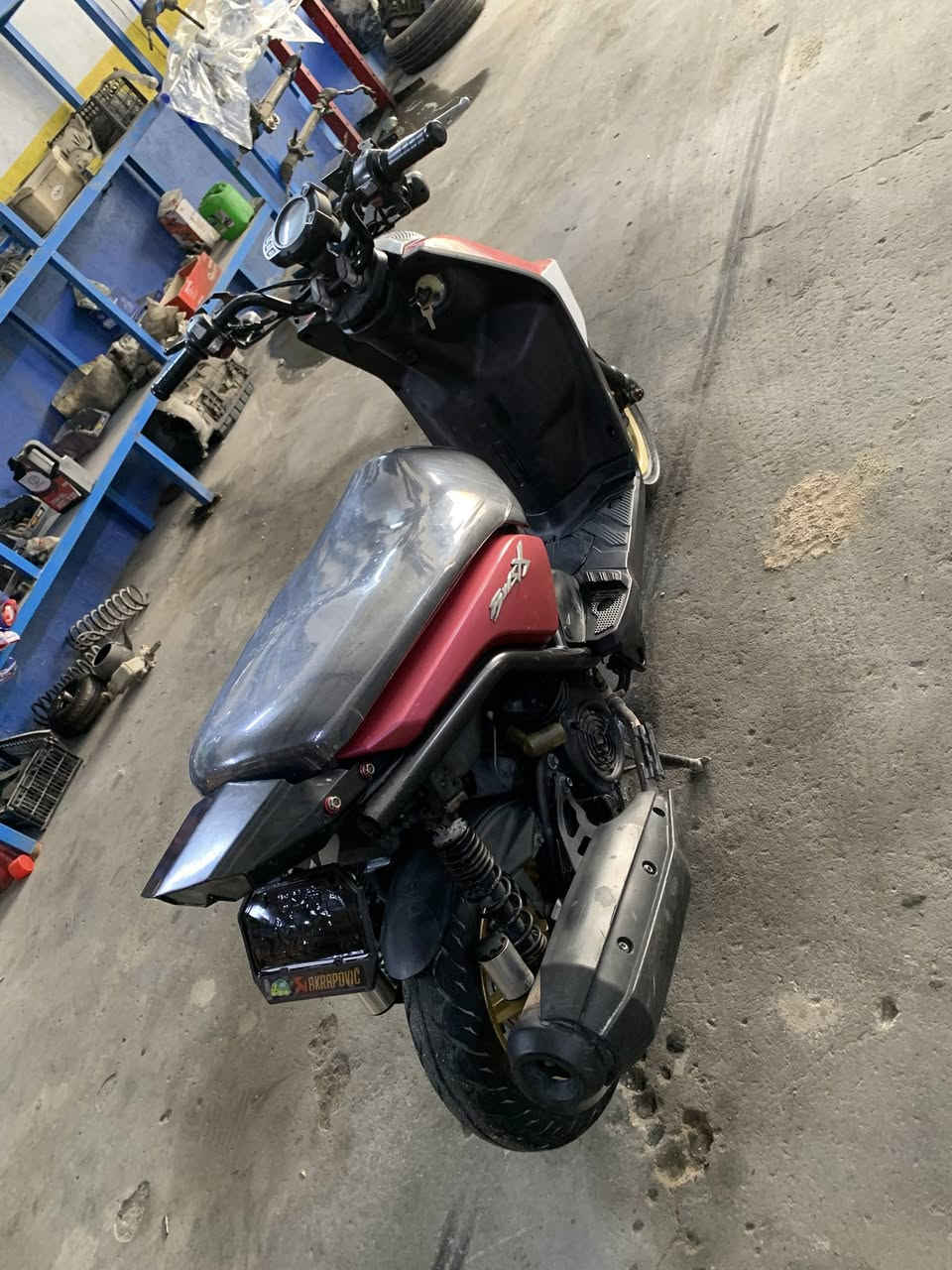 يالله اسلام عليكم سكنس جبلي كفاله عام من كلشي دراجه حلوه وناعمه ما صارله اقل شهرين طالعه رمبه دبل خلفي رياضي ويل رياضي بلاد بيها دراجه نقصه فقط واير كليو متر من جبته حاويه ما يشتغل والباقي كفاله مديل 15مكاني بصره قضاء الدير سعرها مليون و400 وبيه مجال لطيبين رقم الهاتف وتساب موجود ***********
