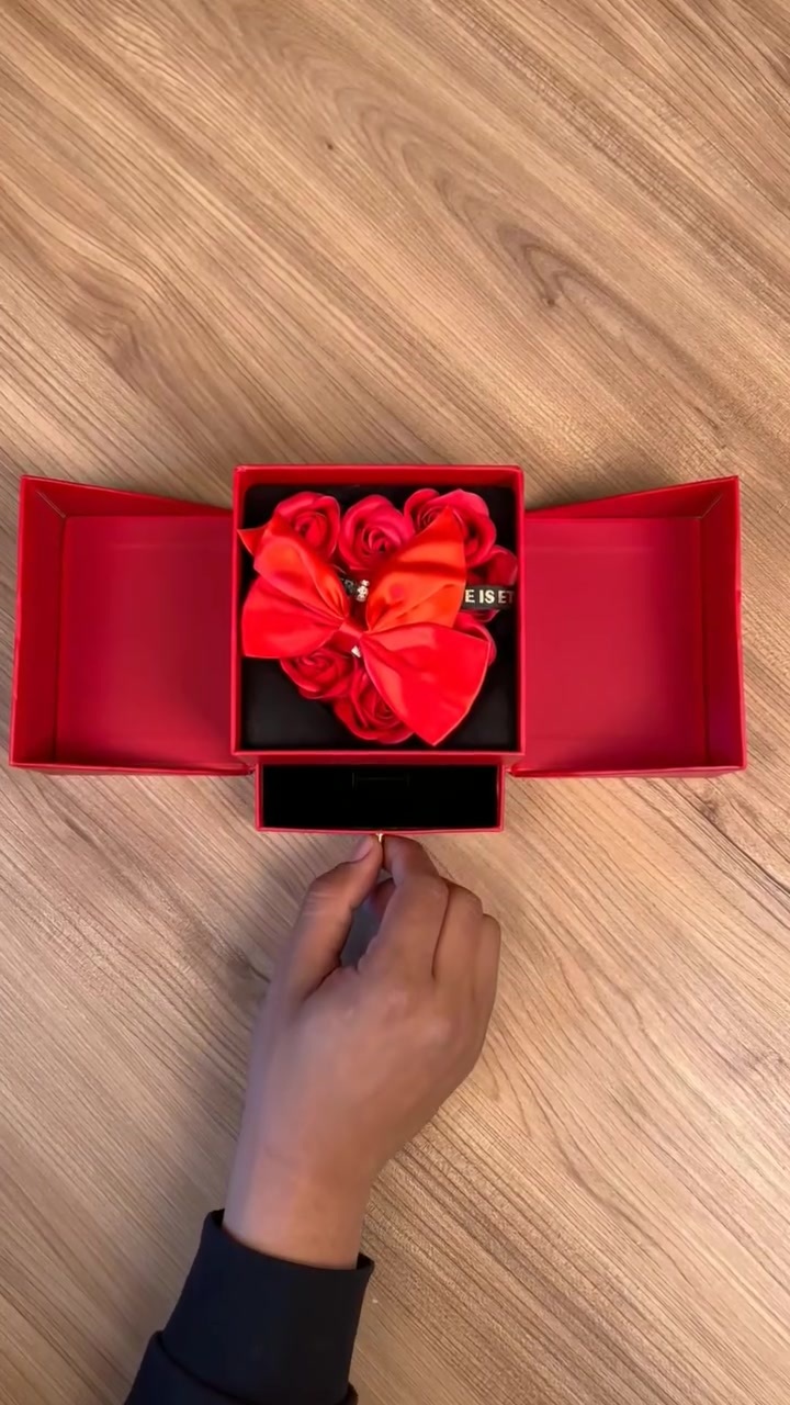 هديتك ما لازم تكون عادية ❤️

بوكس قلب يفتح بطريقة تخطف القلب 🎁

مفاجأة من أول لحظة ✨

درج سري يخلي الهدية أروع

مثالي للحب، الخطوبة، أو شخص غالي 💍

فخامة، رومانسية، وتأثير واو 😍

هديتك الجاية… خليها تحچي عنك 🔥
سعر القطعه 15الف 
توصل لجميع محافظات العراق 🚚


**إذا كنت صاحب هذا الإعلان وتريد حذفه لأي سبب، رجاءا أرسل رسالة إلى الدعم الفني**
