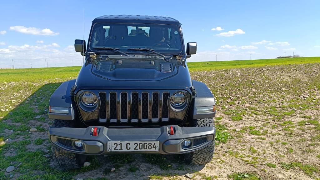 Jeep wrangler (Rubicon)2019
خەلیجی سفری ئێرەیە چوار تایەی چەبەڵی لەژێرە گێڕ و مەکینەو ئەکسل و تەحویل و تەبرید تەقەو ڕەقەی بەشەرت 250دینار مەسرەفی تیانیە سەنەوی هەزەی تازەیە ئێرباگی نەتەقیوە هەمووی بەشەرت تابڵێیت ماڵێکی خاوێنە تەنها 70هەزاری حەقیقی ڕۆیشتوە  
***********
*********** كركوك, العراق
